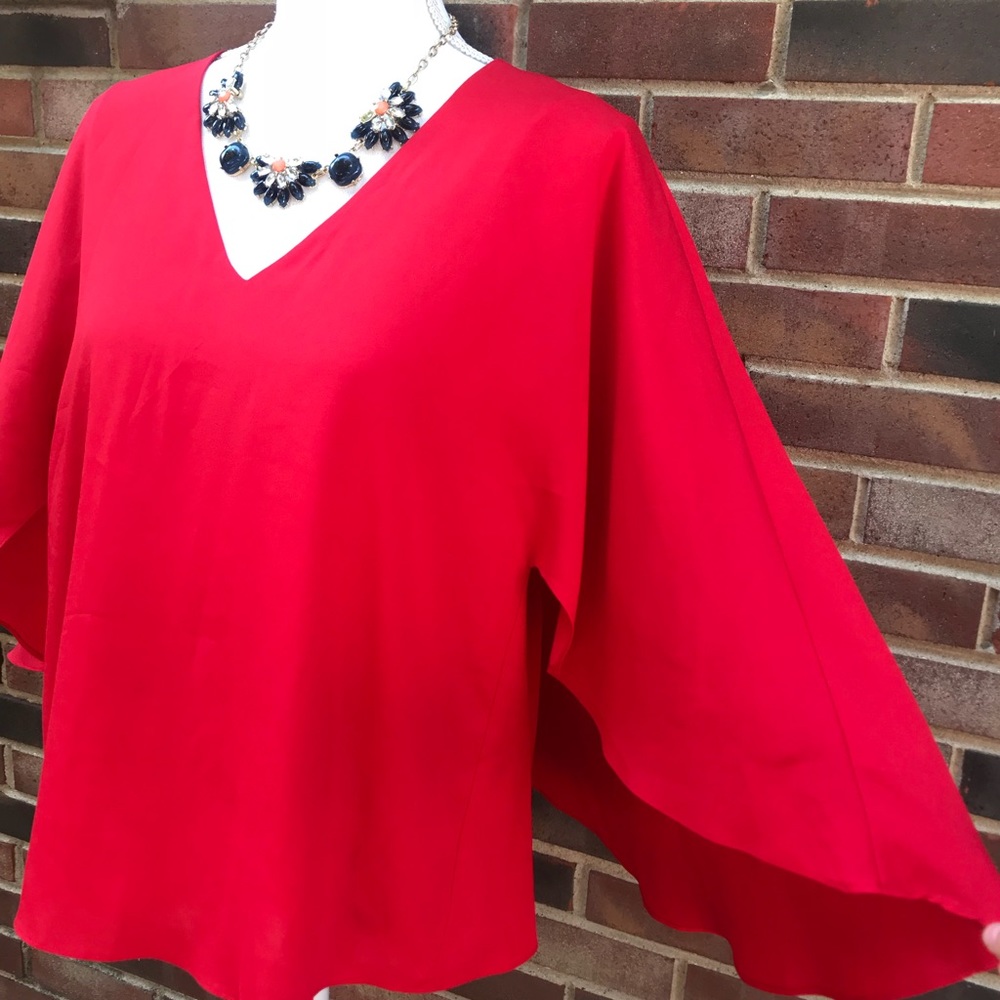 ❤️ Gianni Bini Cape Sleeve Blouse